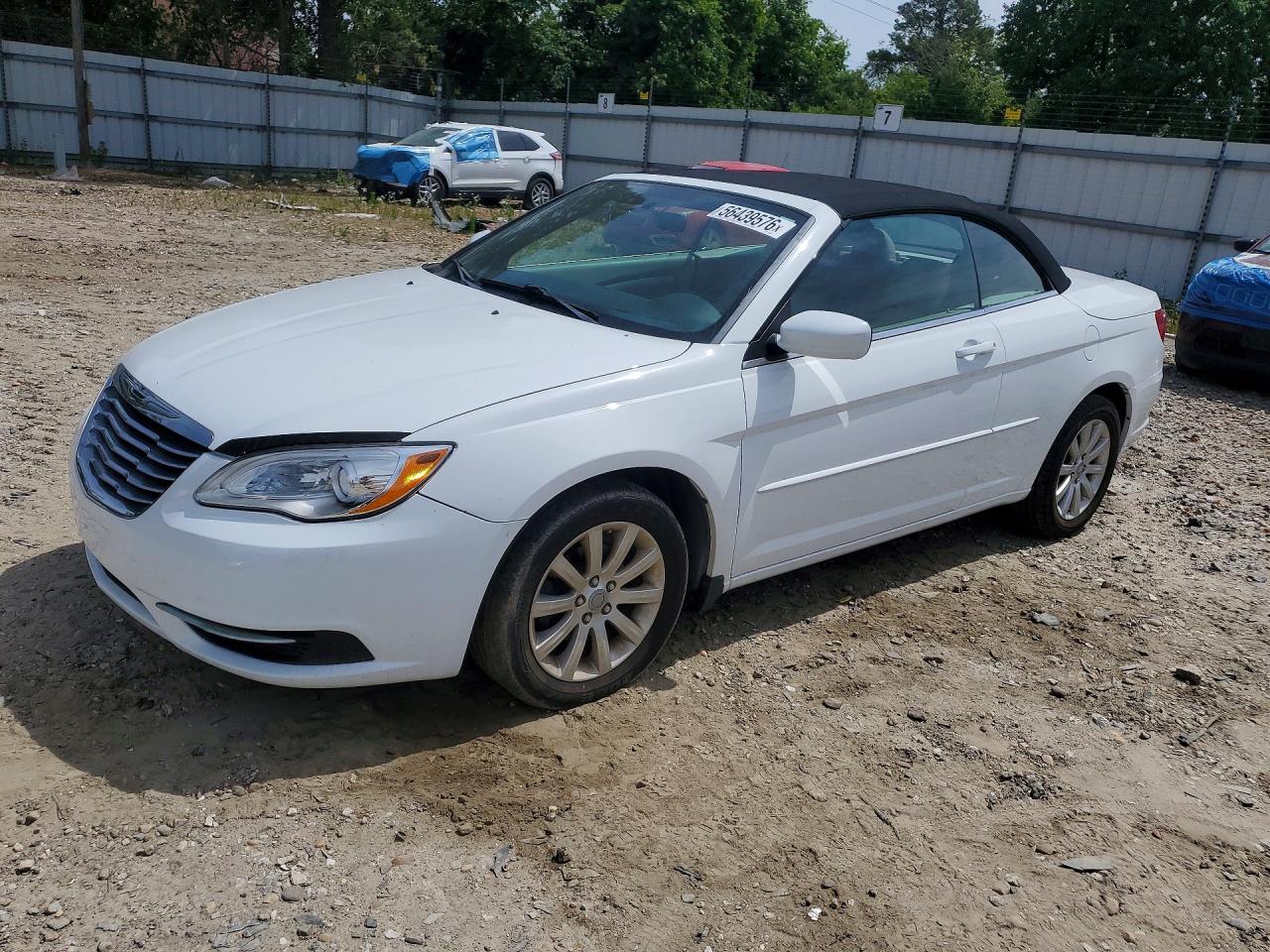 Salvage Chrysler 200 Image