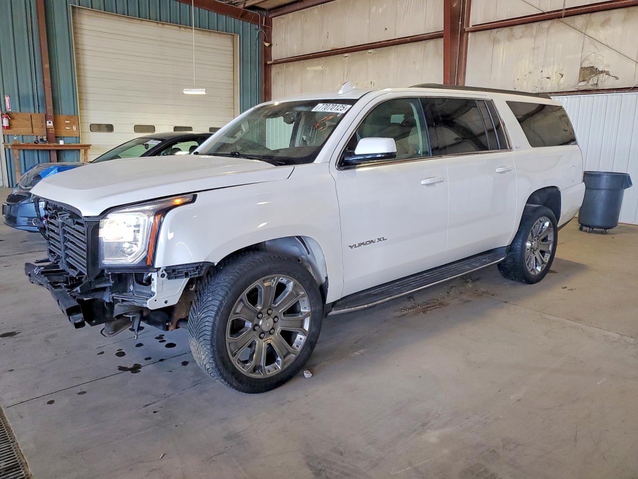 Salvage GMC Yukon Image