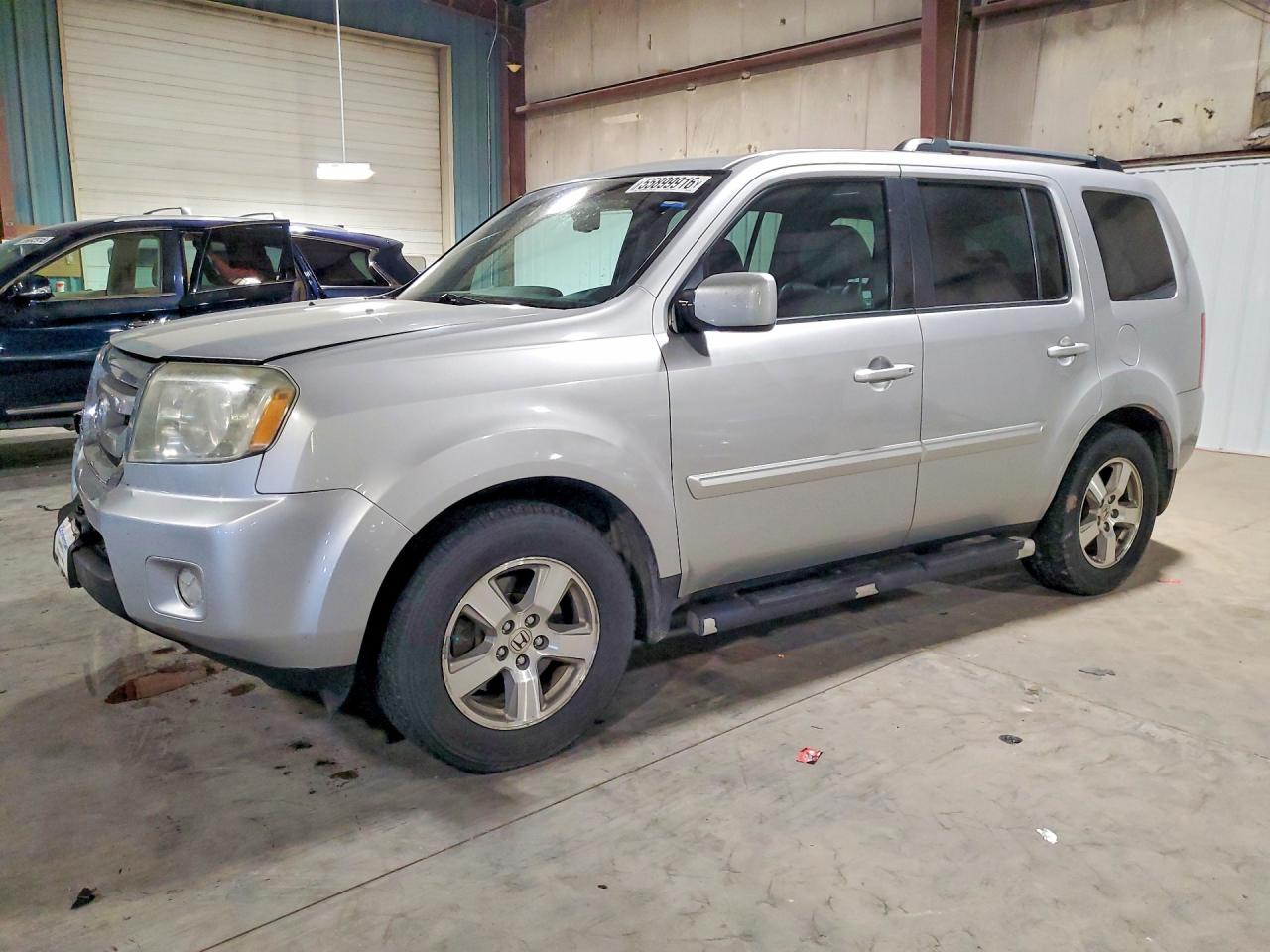 Salvage Honda Pilot Image