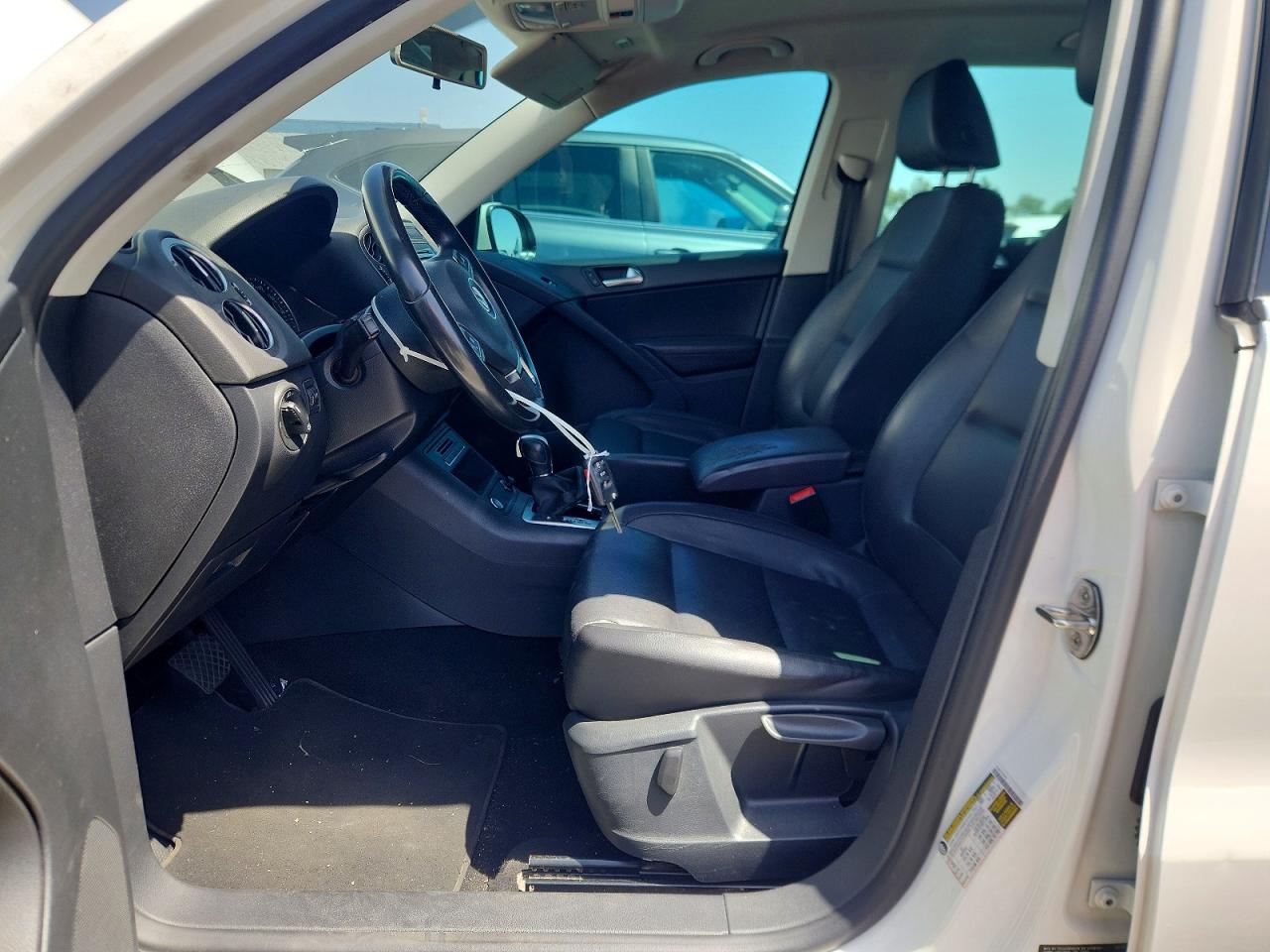Volkswagen Tiguan S