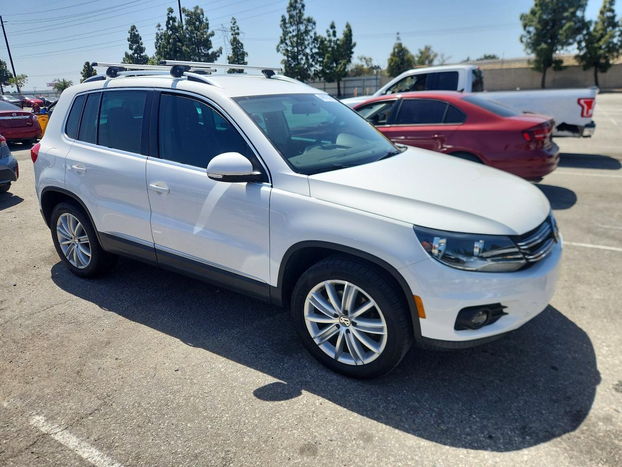 Volkswagen Tiguan S