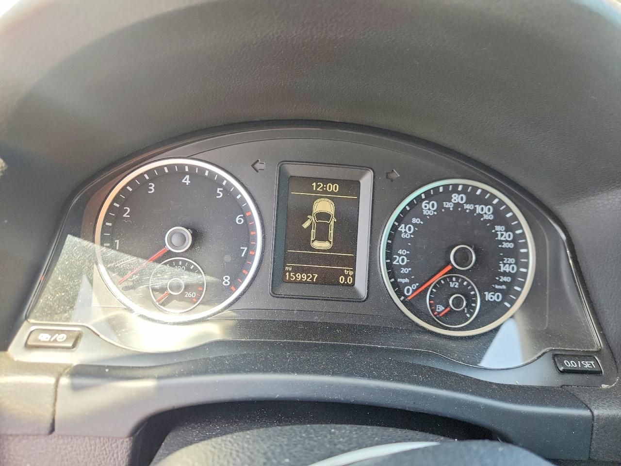 Volkswagen Tiguan S