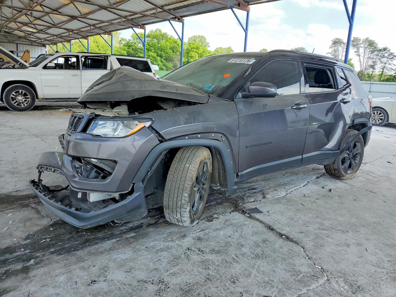 Salvage Jeep Compass Image