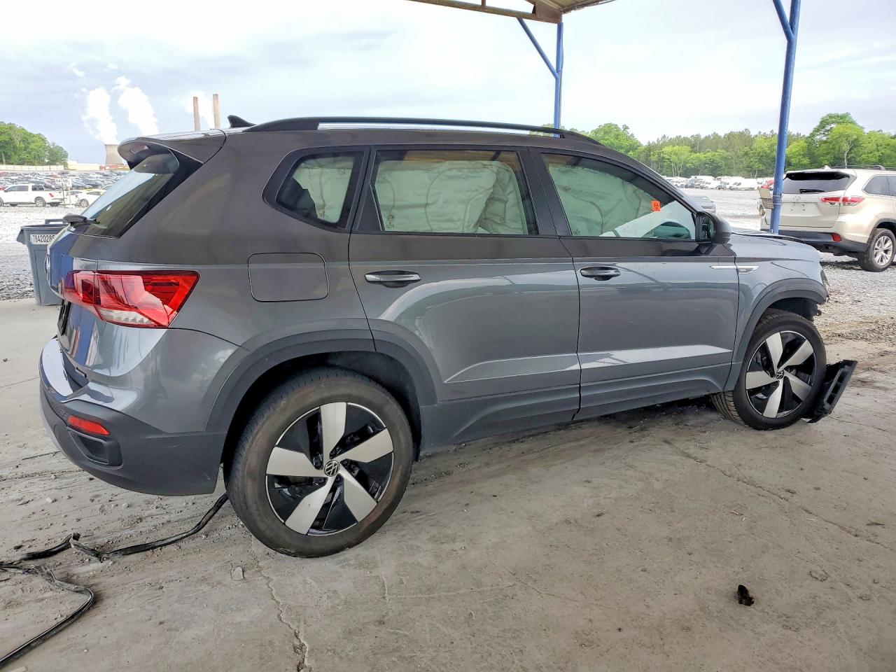 Volkswagen Taos S