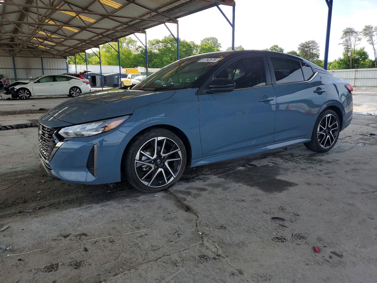 Salvage Nissan Sentra Image