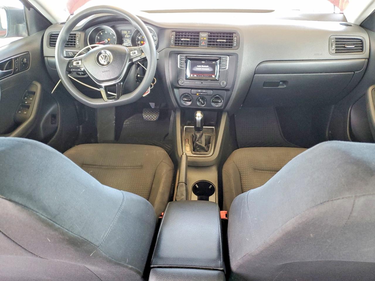Volkswagen Jetta S