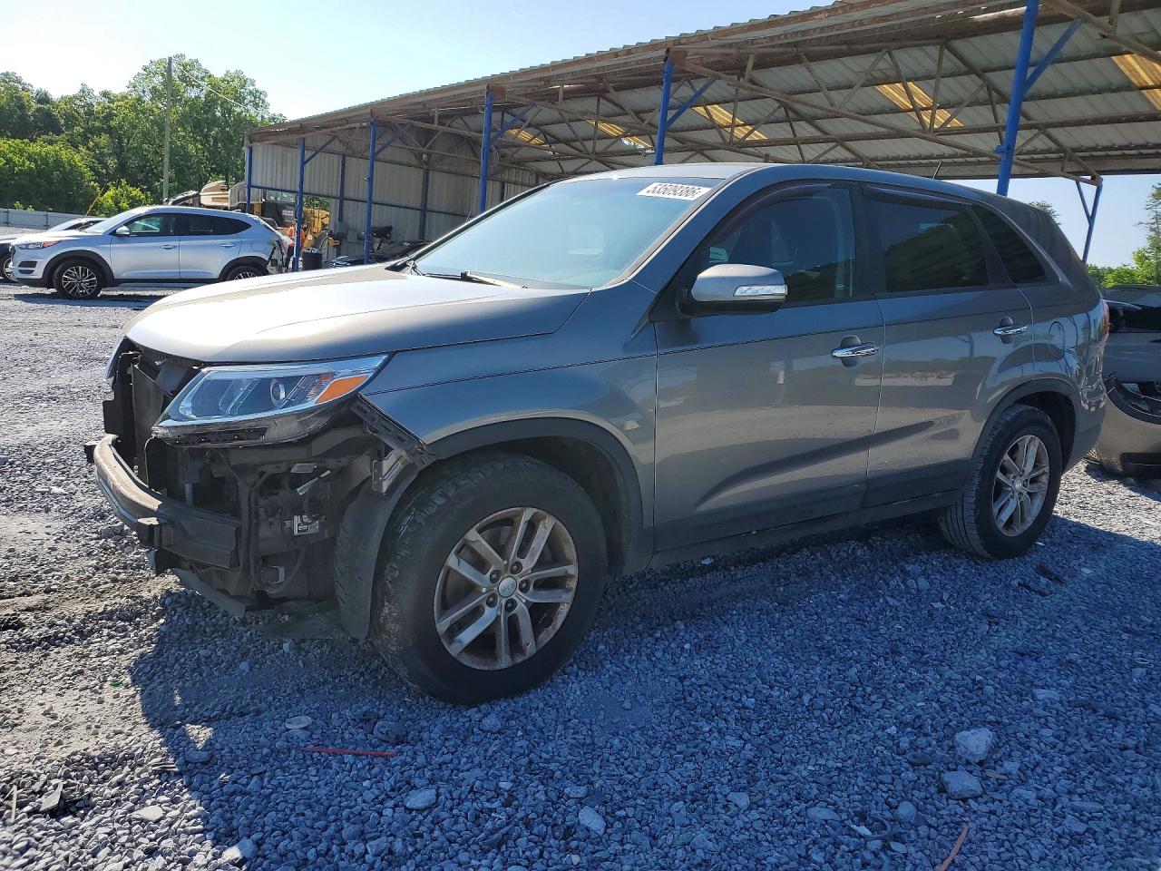 Salvage Kia Sorento Image
