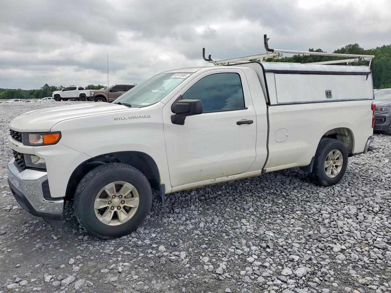 Salvage Chevrolet Silverado Image