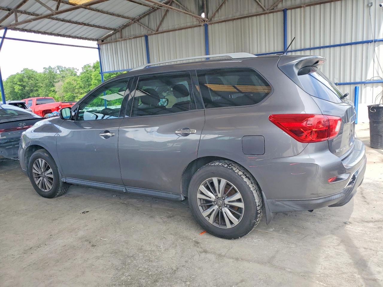 Nissan Pathfinder S