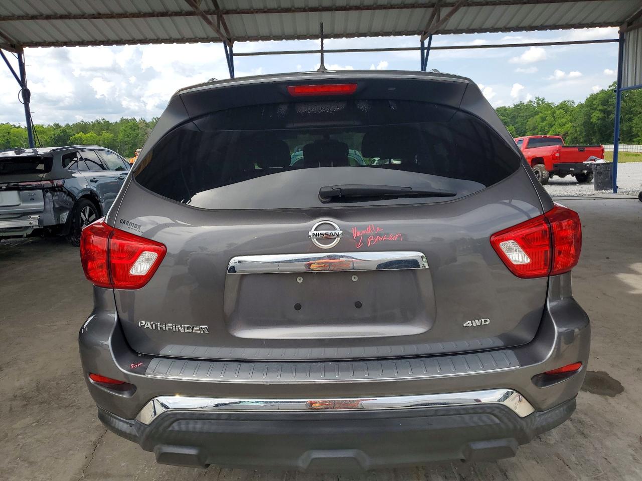 Nissan Pathfinder S
