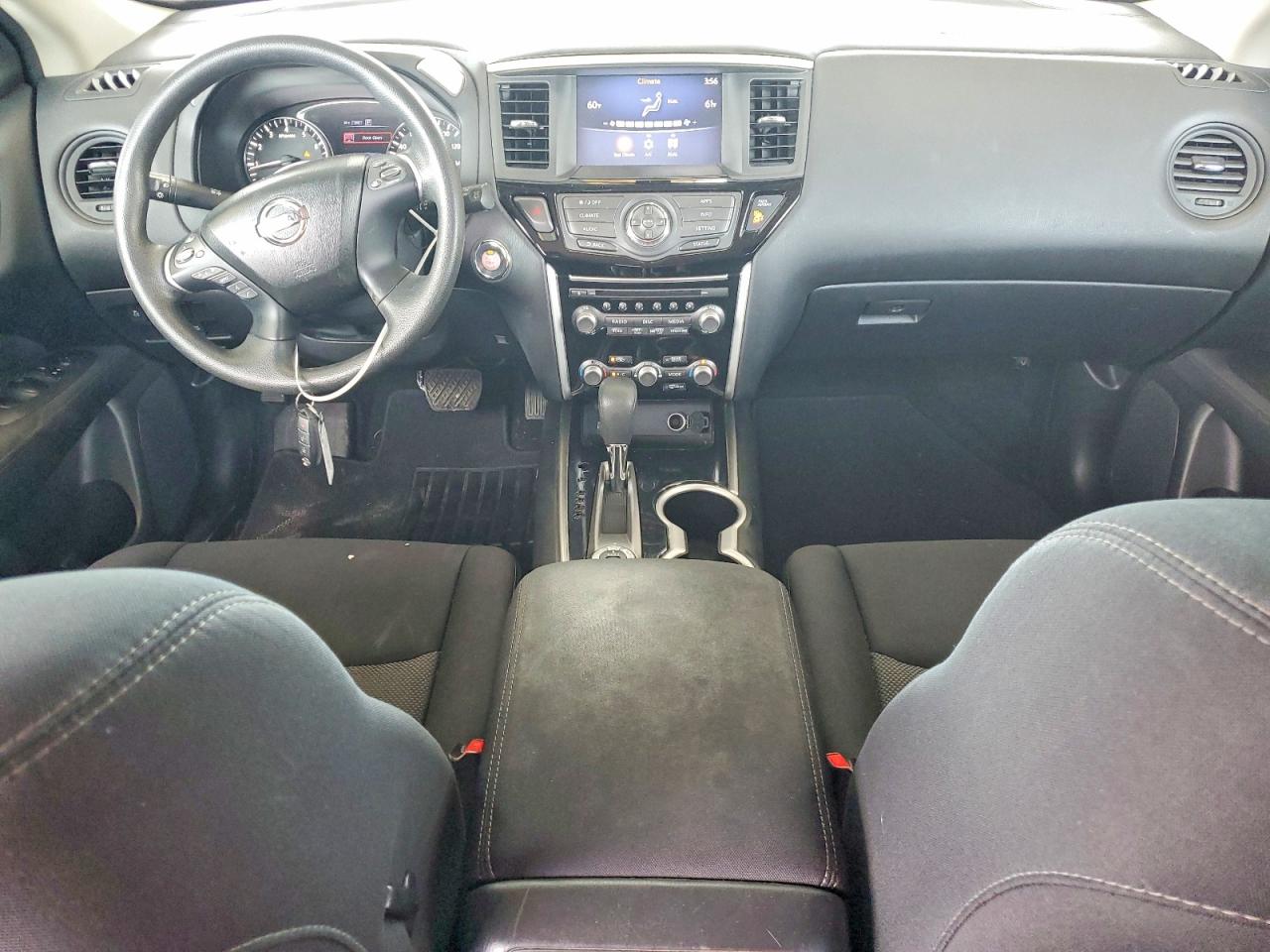 Nissan Pathfinder S