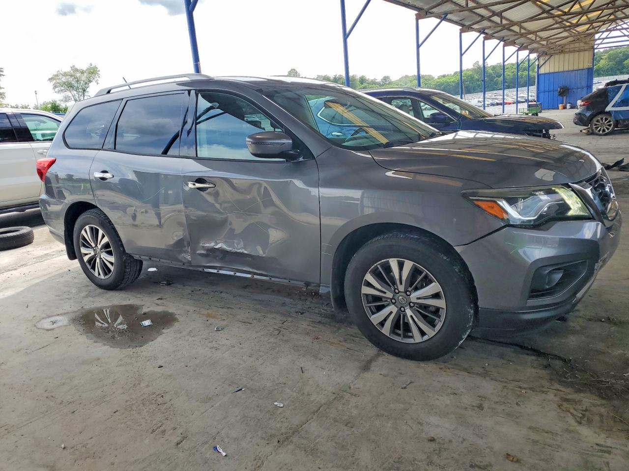 Nissan Pathfinder S