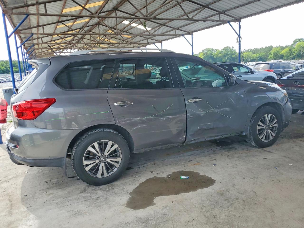 Nissan Pathfinder S