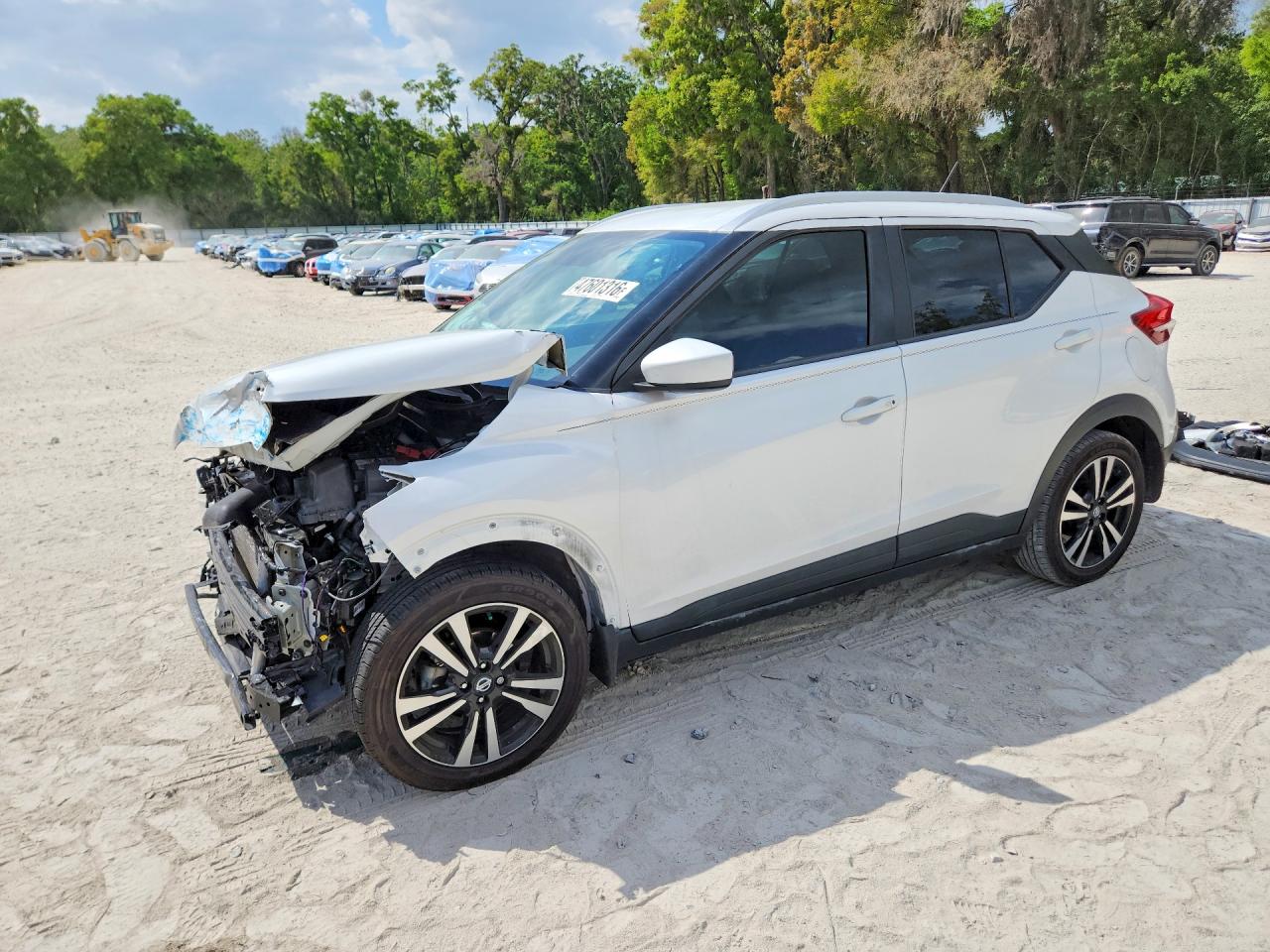 Salvage Nissan Kicks Image
