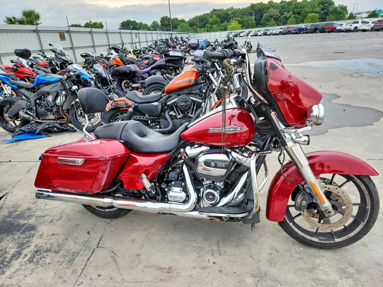 Salvage Harley-Davidson Fl Image