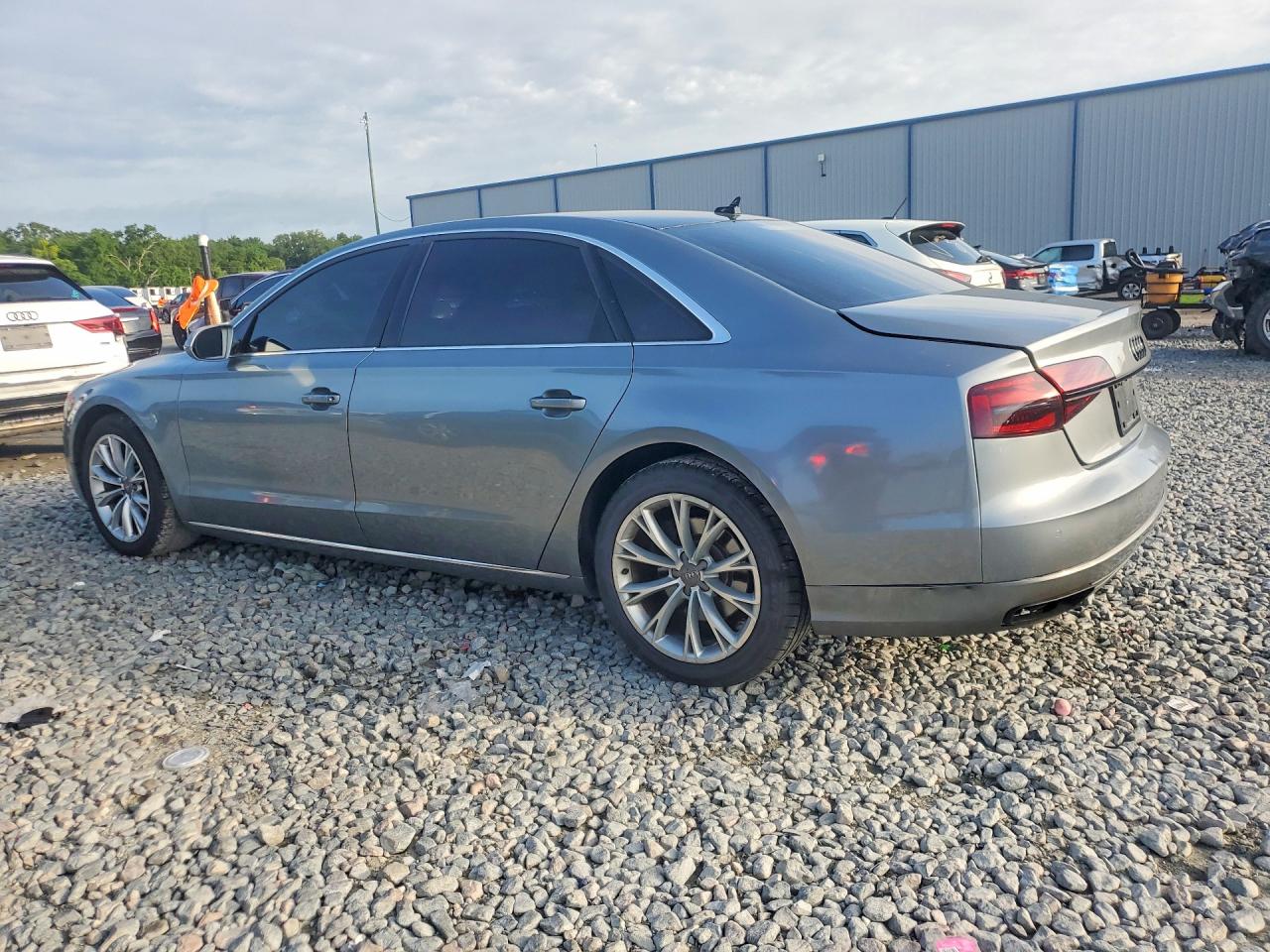 Audi A8 L Quattro