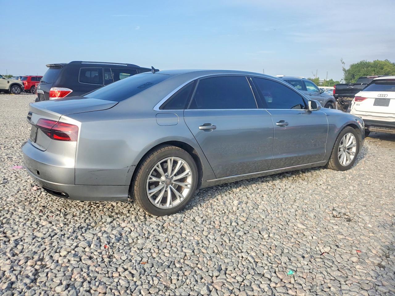 Audi A8 L Quattro