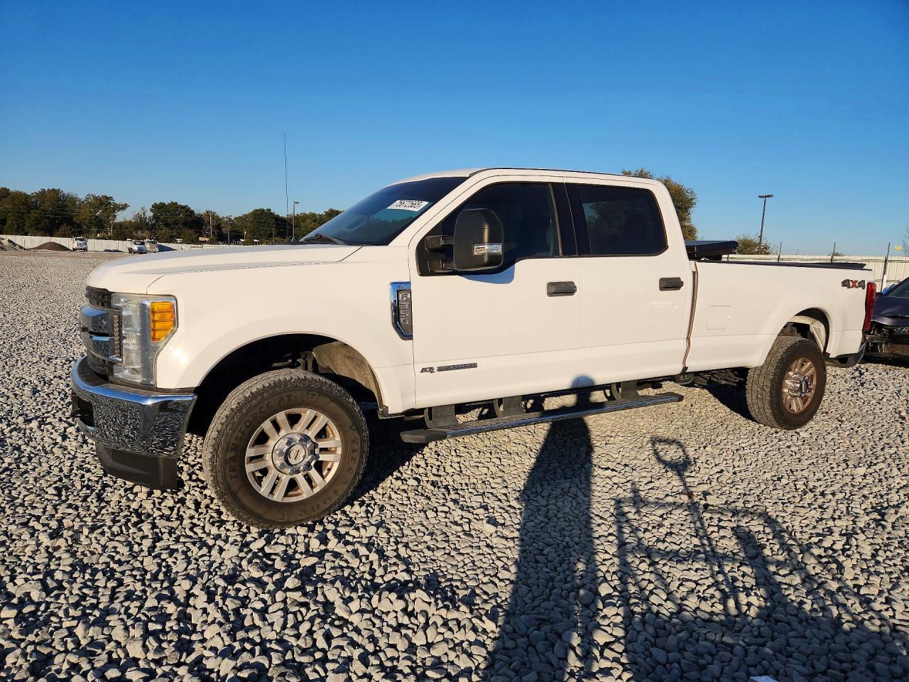 Salvage Ford F-350 Image