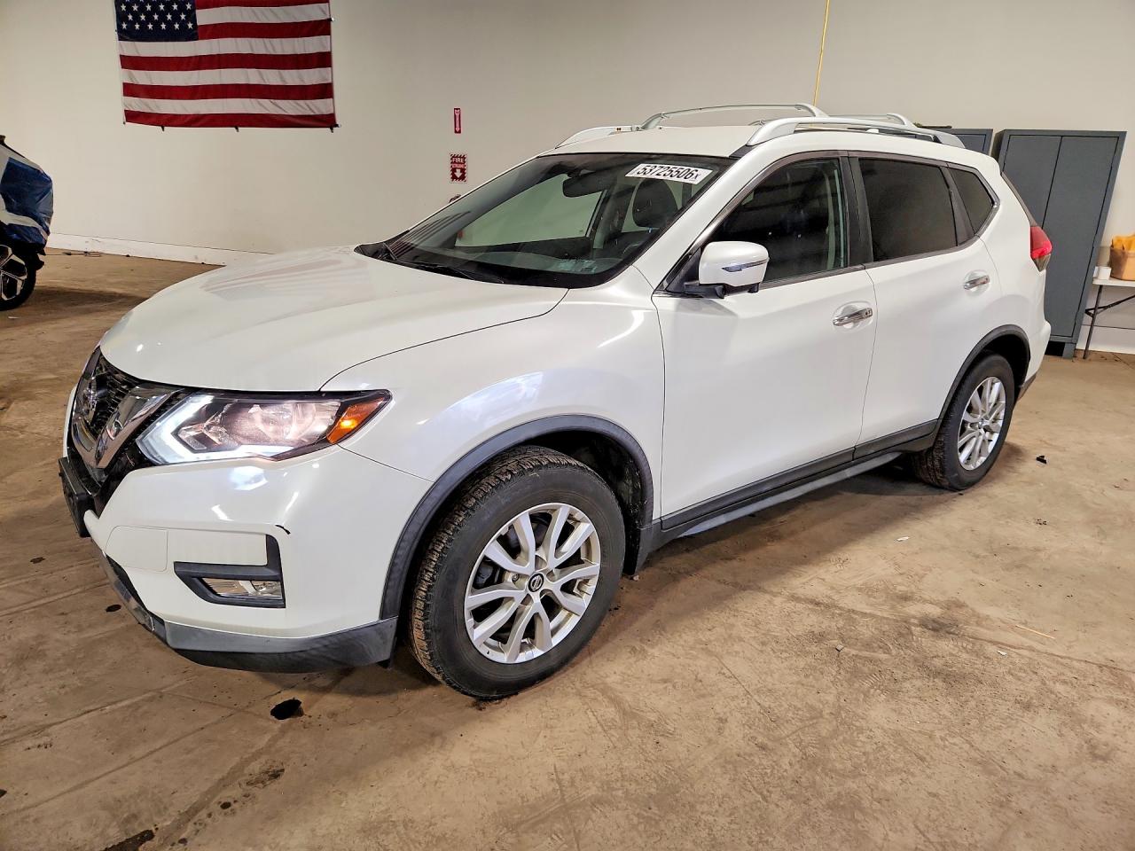 Salvage Nissan Rogue Image