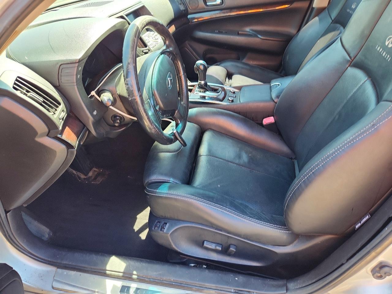 INFINITI G37 X