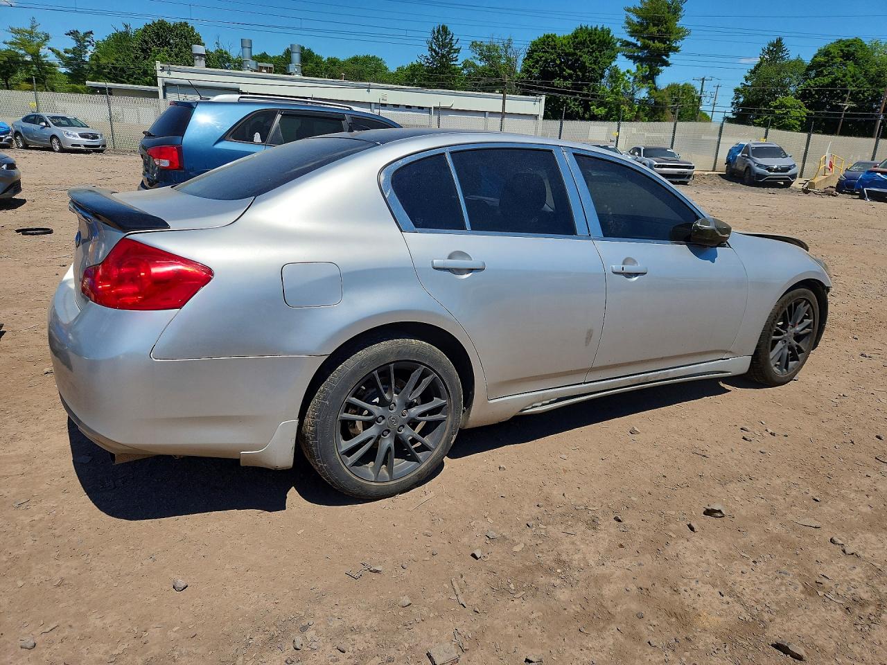 INFINITI G37 X