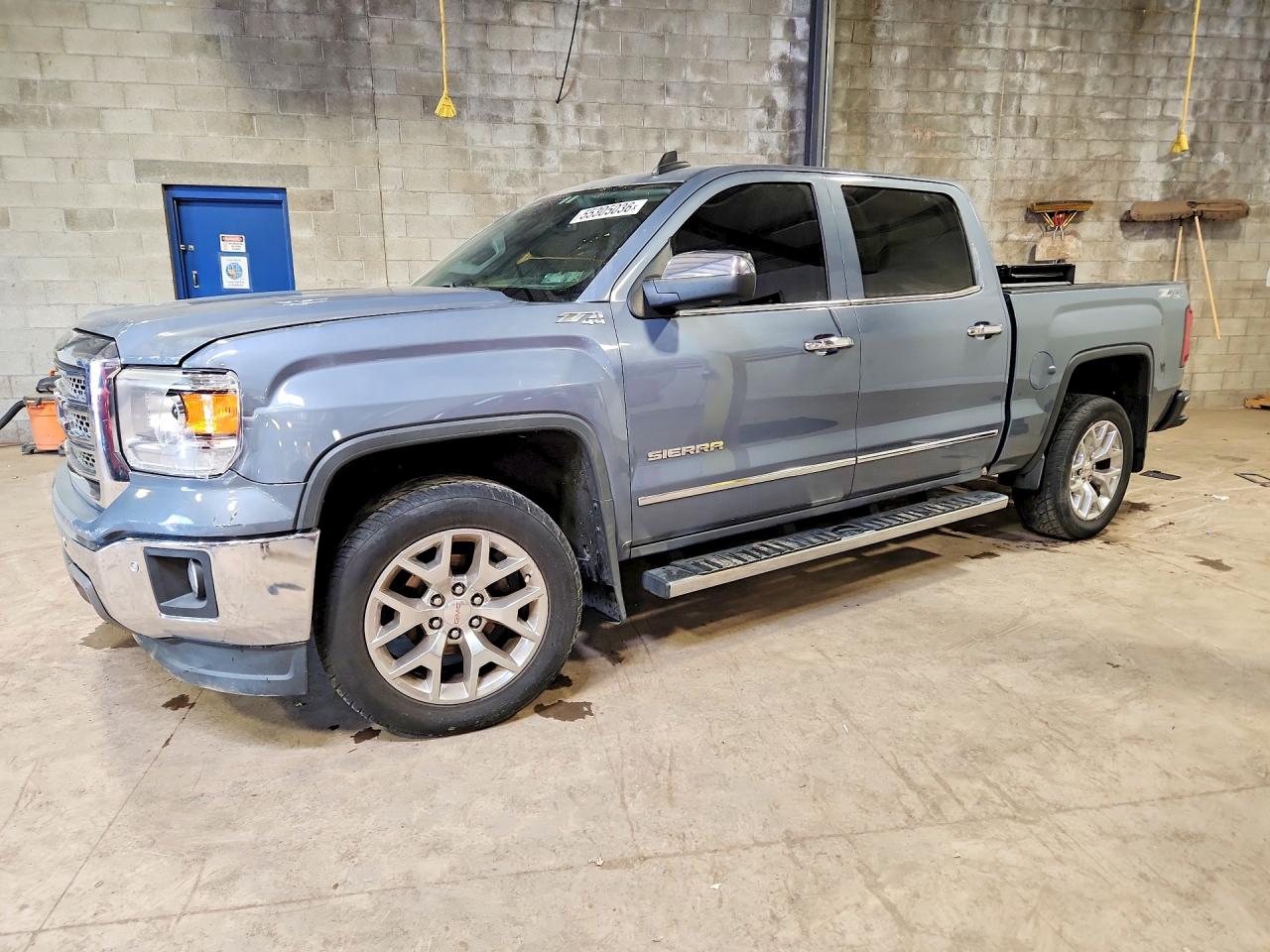 Salvage GMC Sierra Image