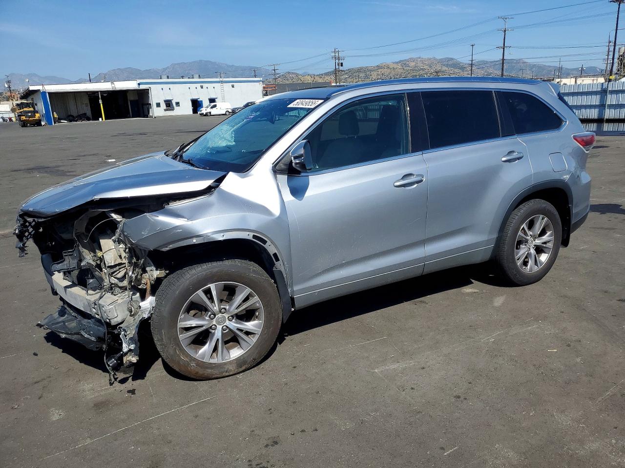 Salvage Toyota Highlander Image