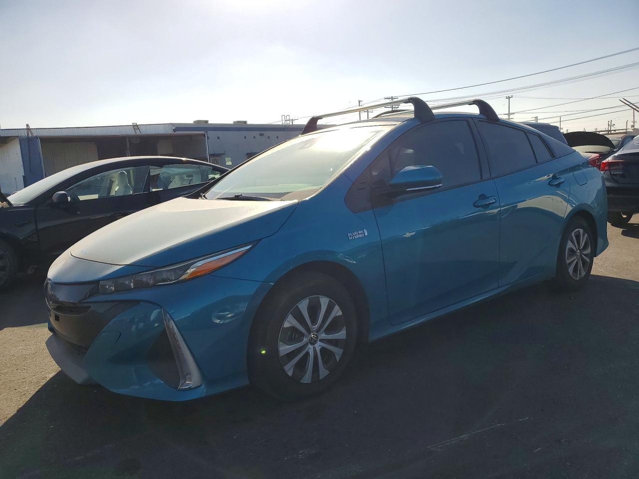Salvage Toyota Prius Image