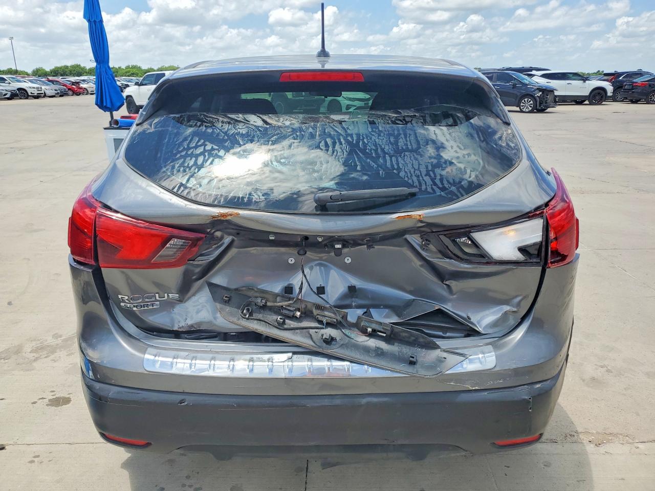 Nissan Rogue S