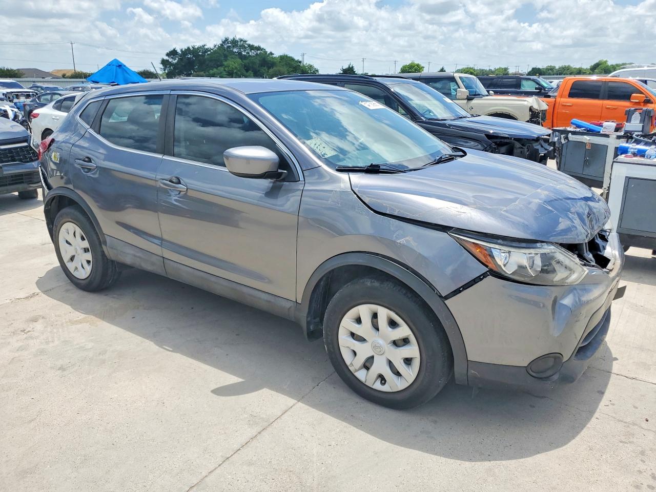 Nissan Rogue S