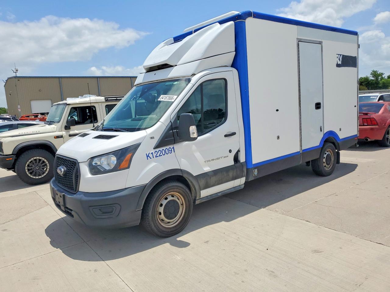 Salvage Ford Transit Image