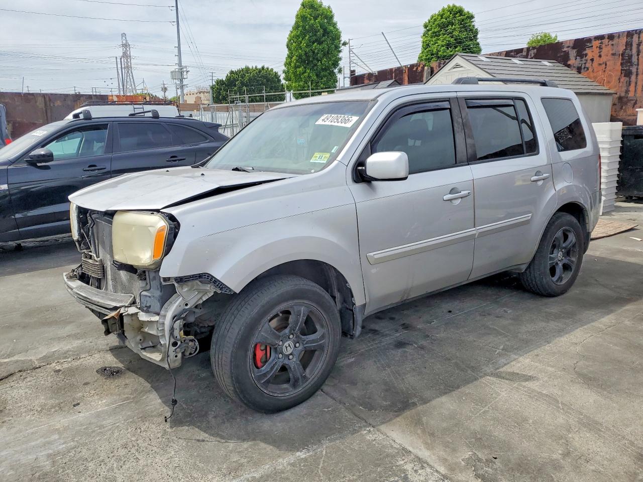 Salvage Honda Pilot Image