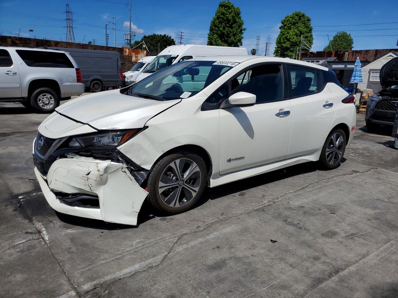 Salvage Nissan LEAF Image