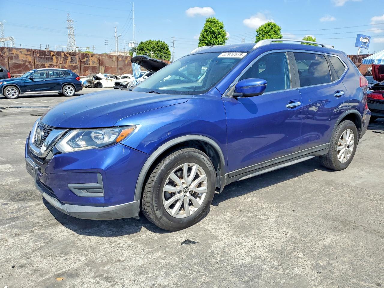 Salvage Nissan Rogue Image
