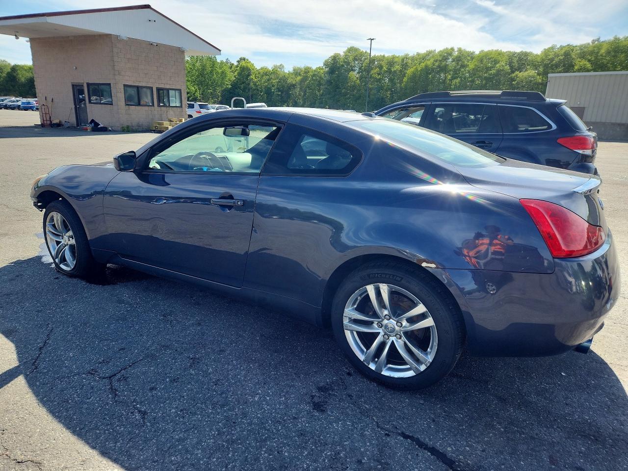 INFINITI G37 X