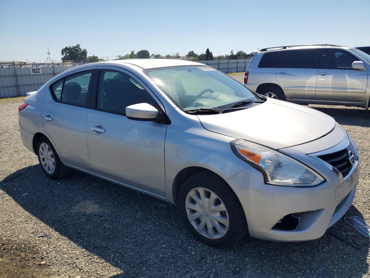 Nissan Versa Sv