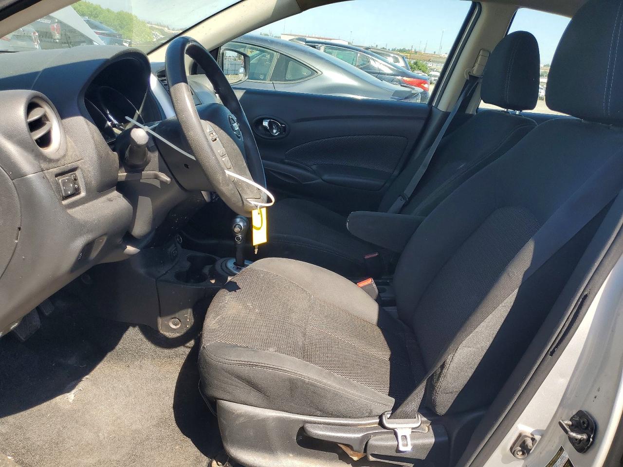 Nissan Versa Sv