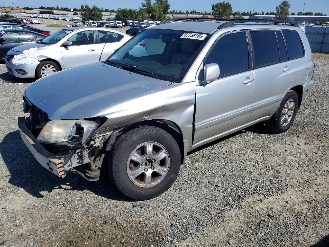 Salvage Toyota Highlander Image
