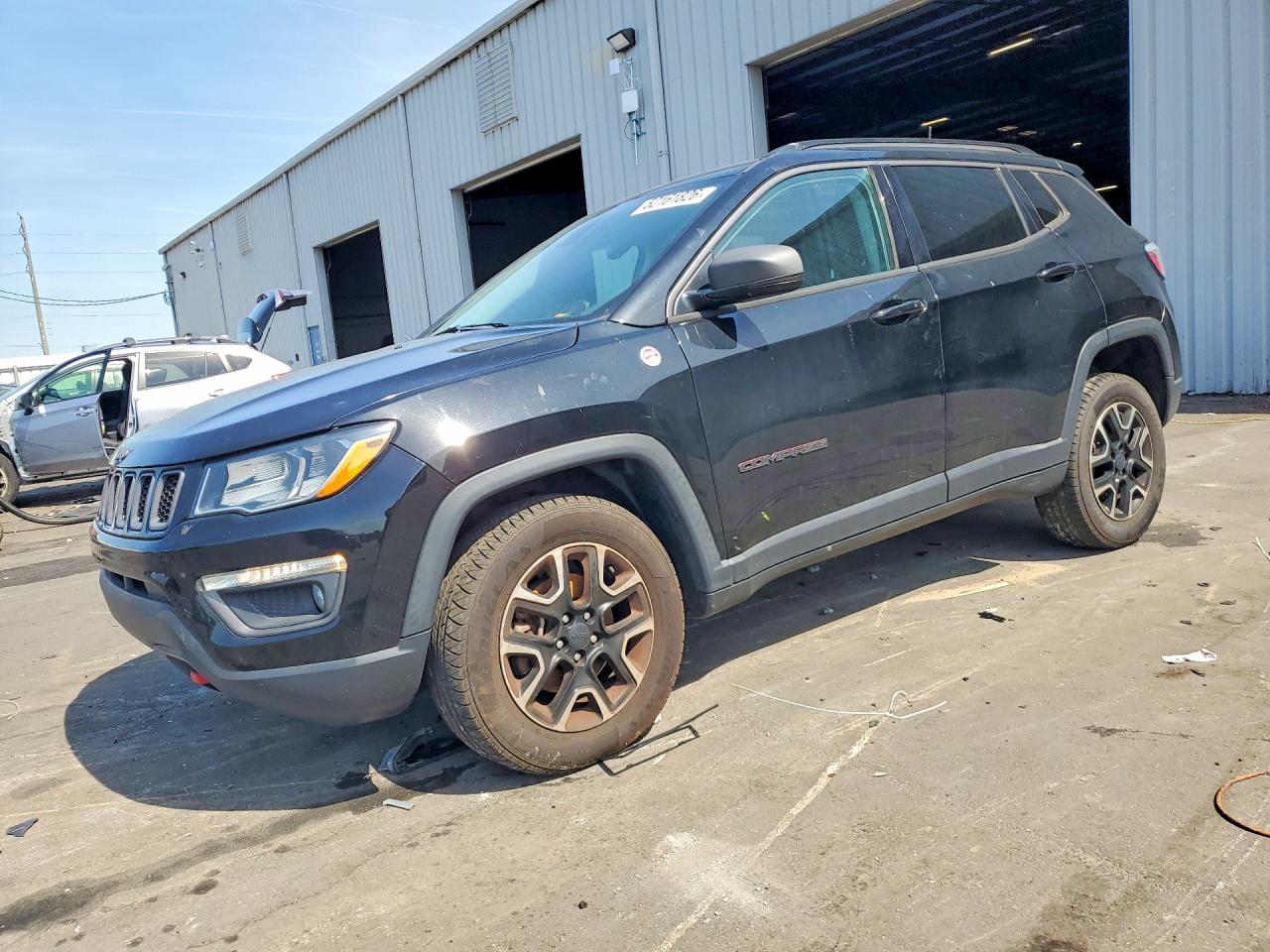 Salvage Jeep Compass Image