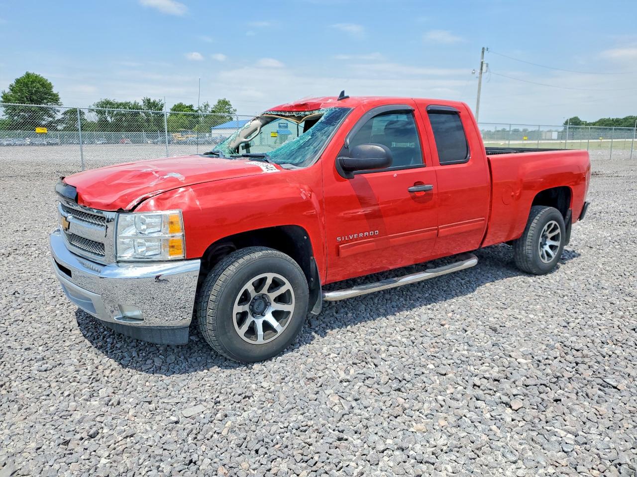 Salvage Chevrolet Silverado Image