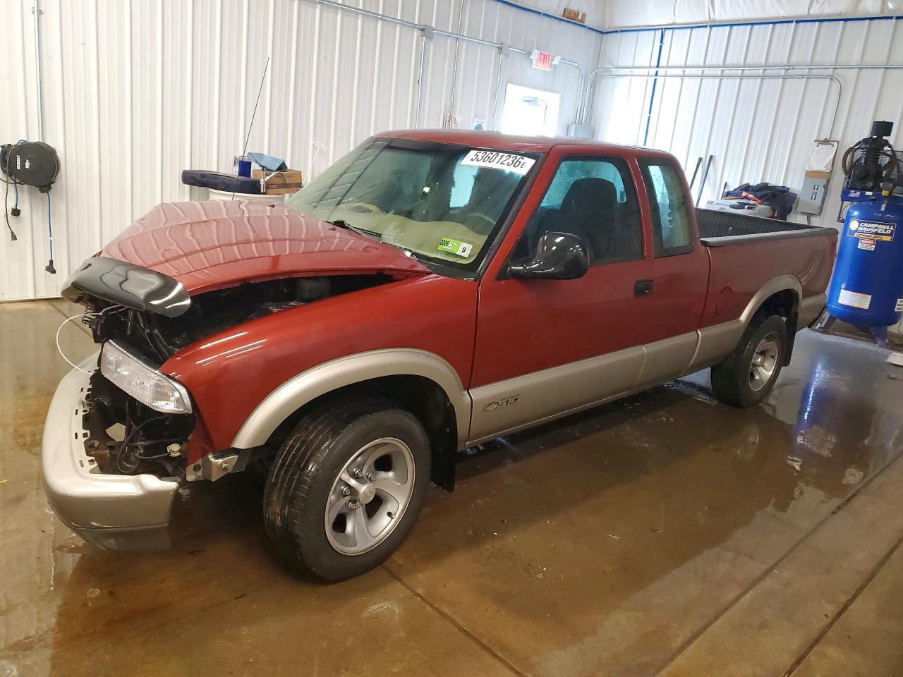 Salvage Chevrolet S-10 Image