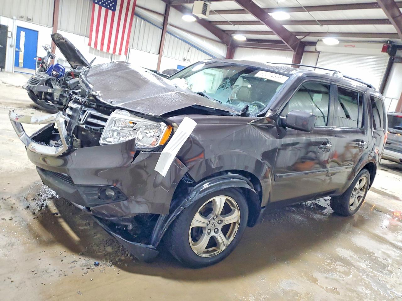 Salvage Honda Pilot Image
