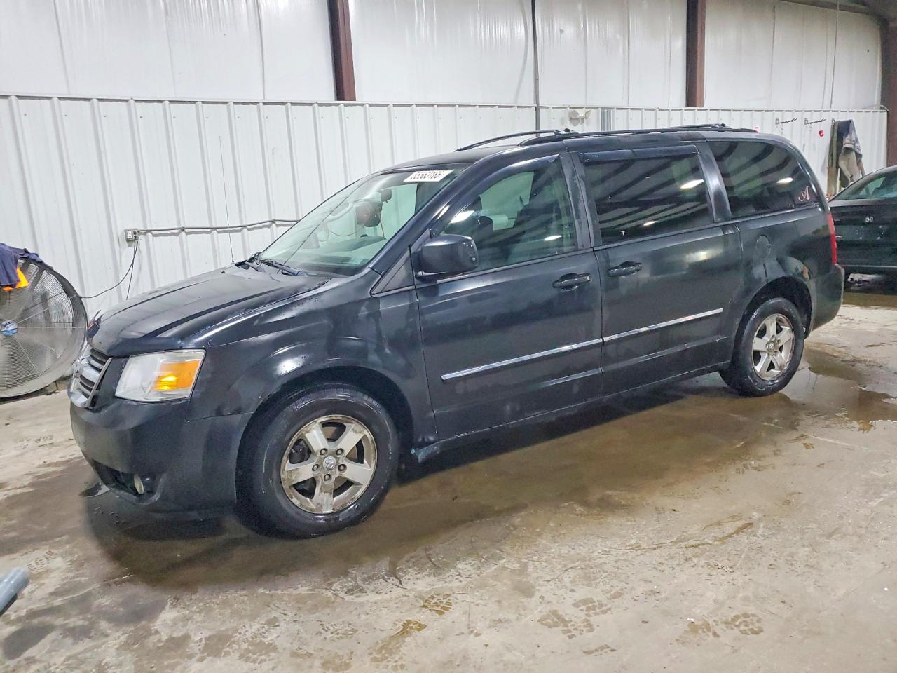 Salvage Dodge Caravan Image