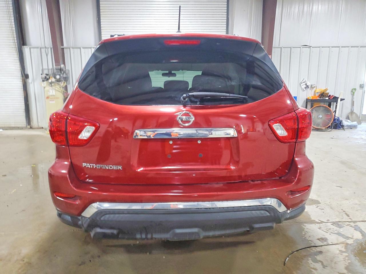 Nissan Pathfinder S
