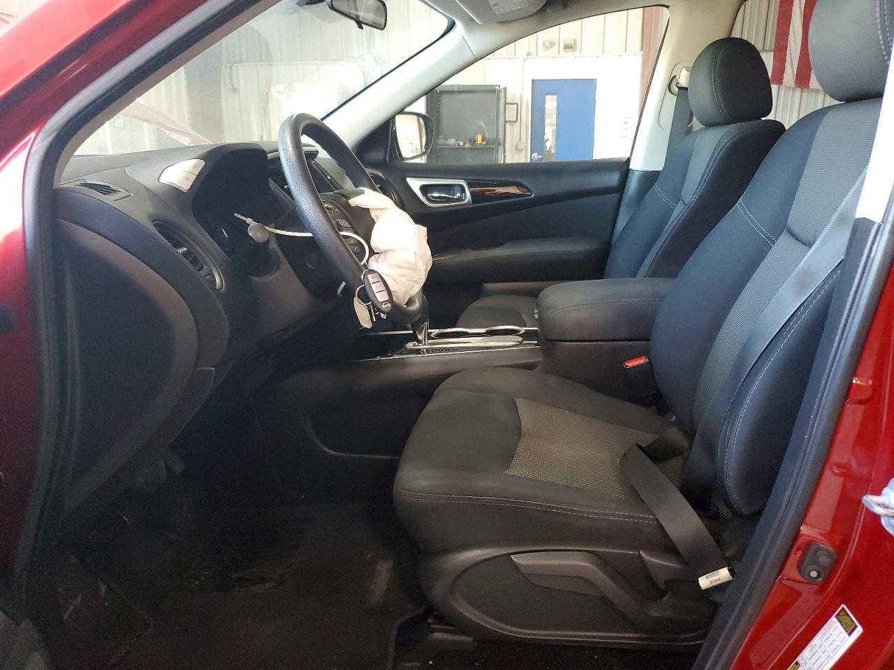 Nissan Pathfinder S