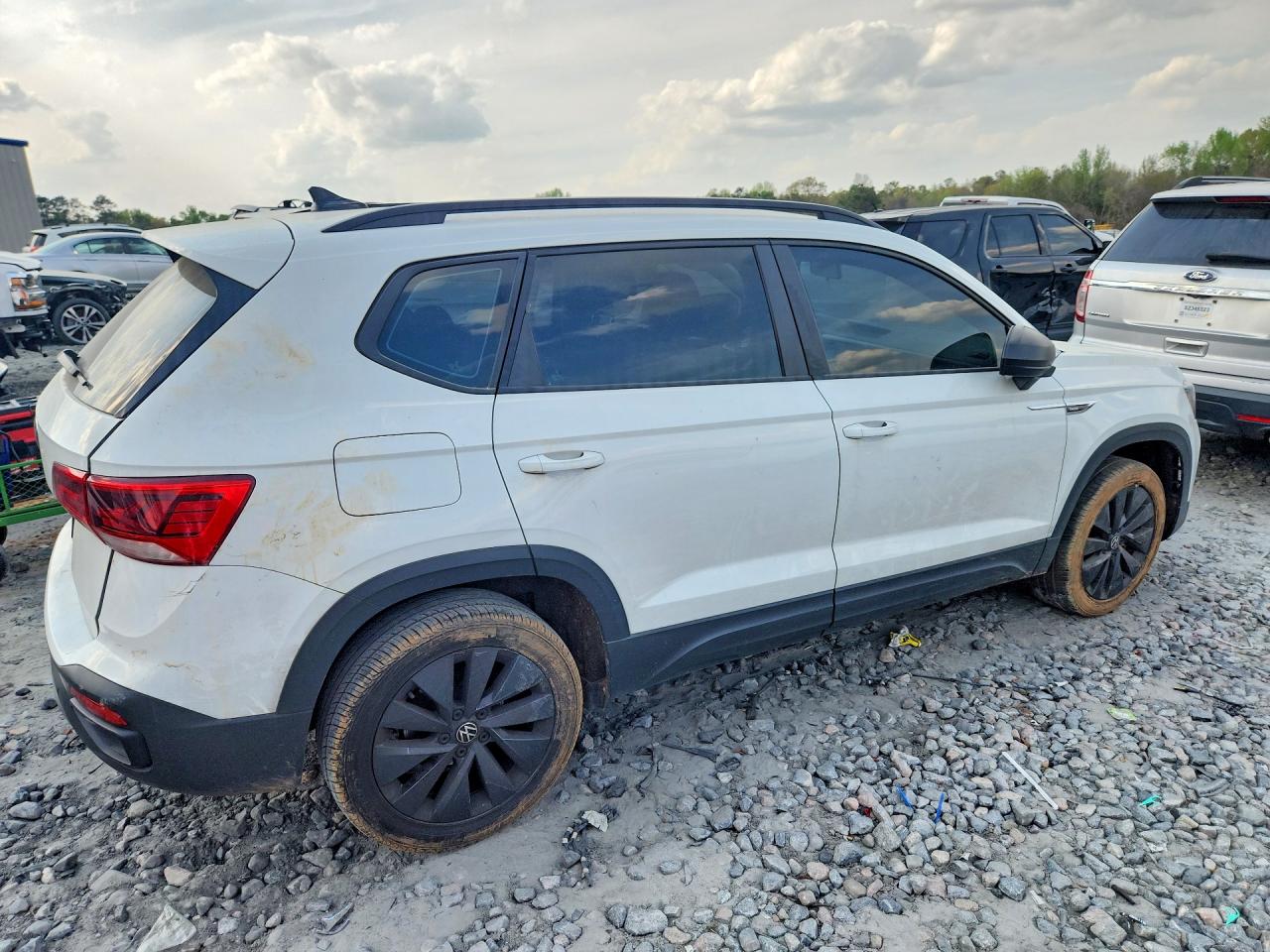 Volkswagen Taos S