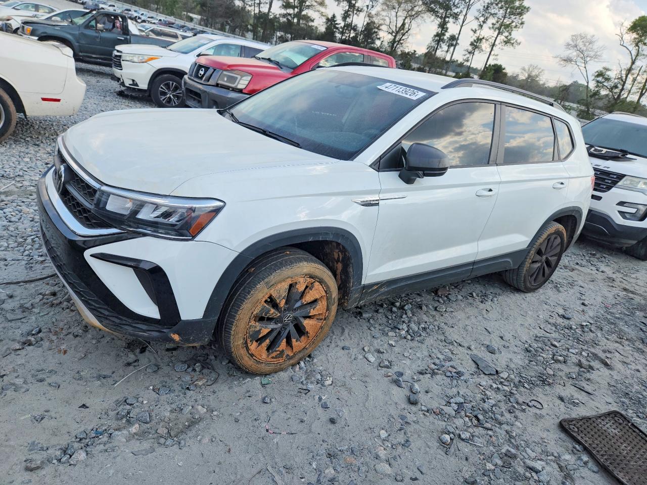 Salvage Volkswagen Taos Image