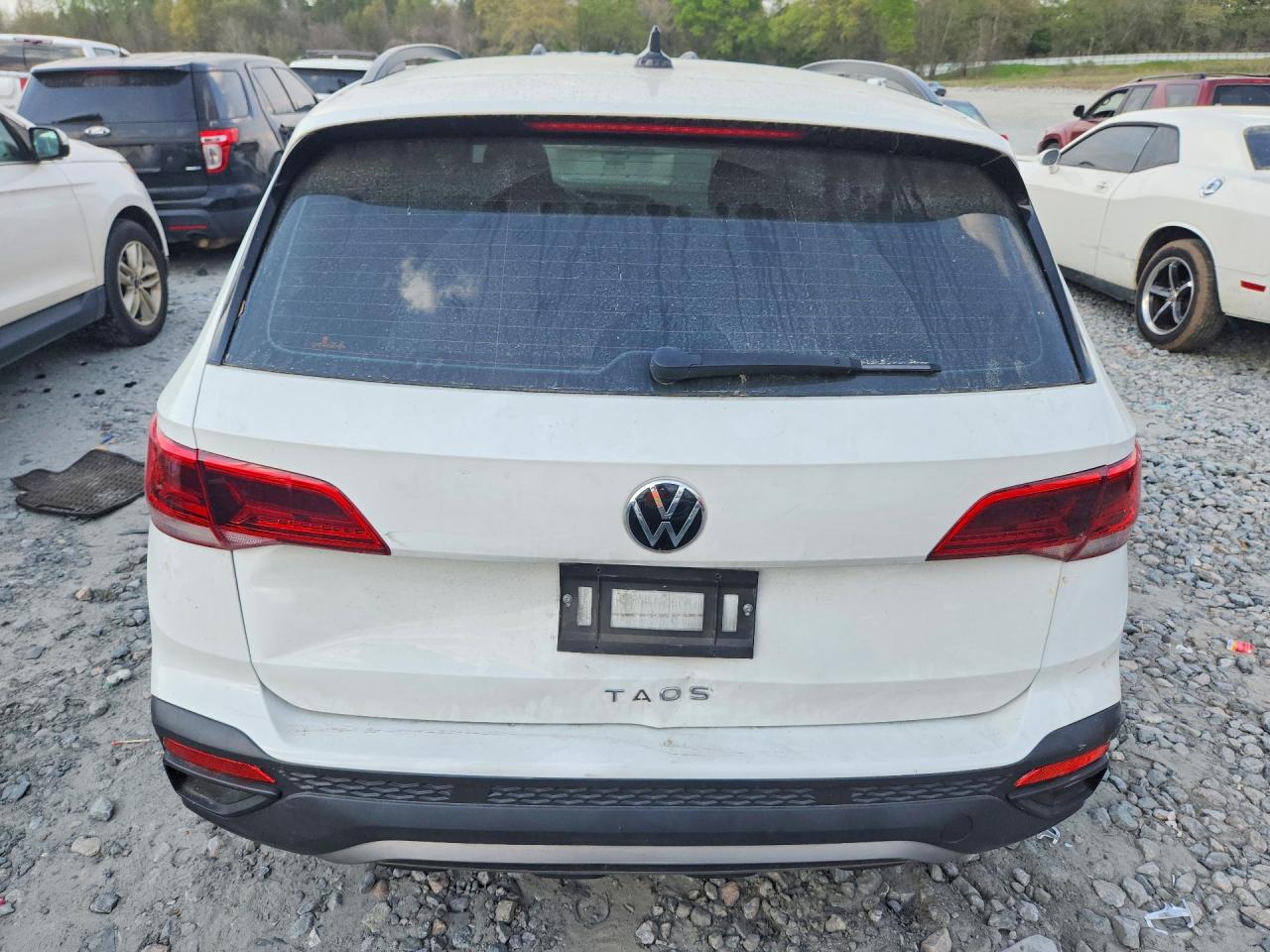 Volkswagen Taos S