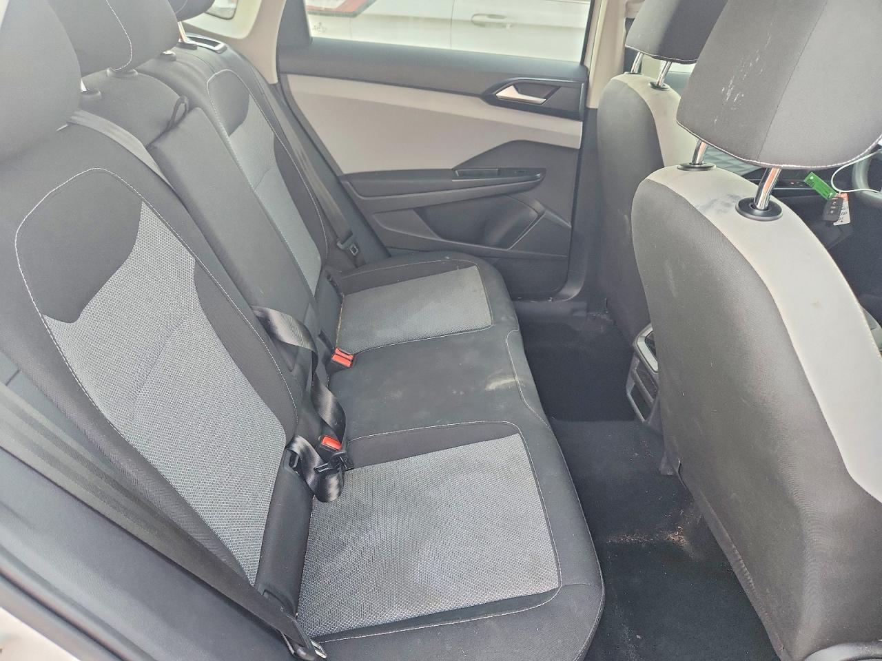 Volkswagen Taos S