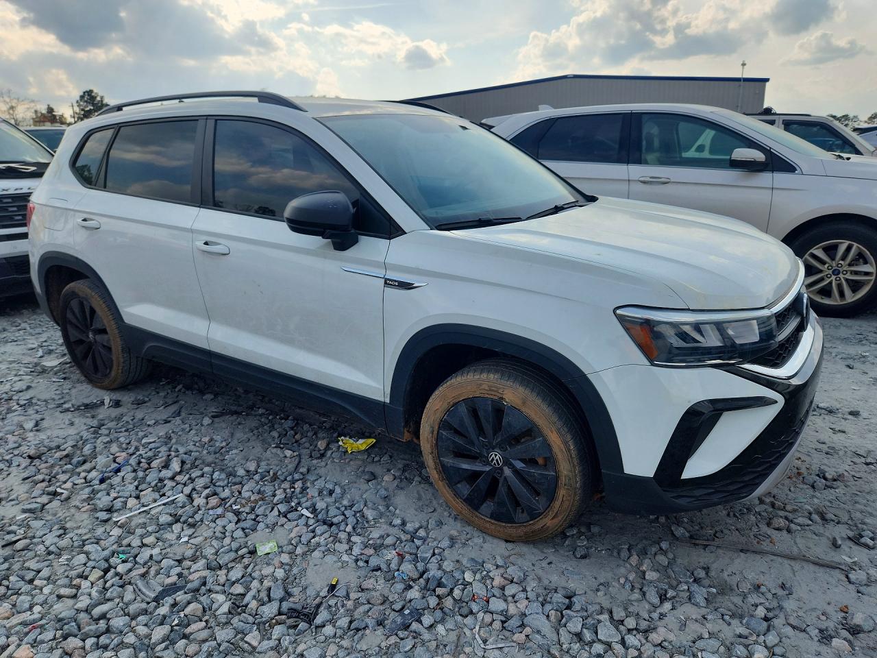 Volkswagen Taos S